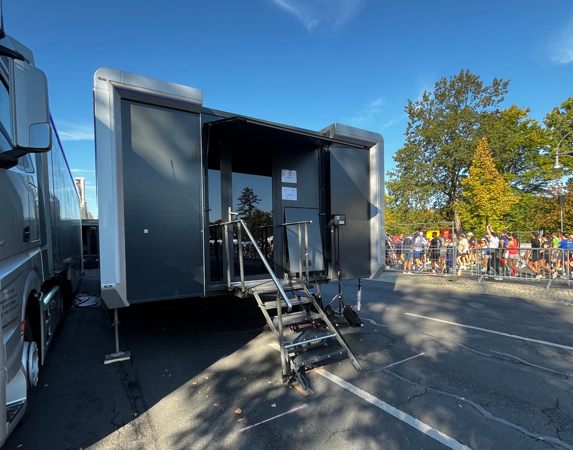 TV SKYLINE G10 – THE GALLERY beim Berlin-Marathon