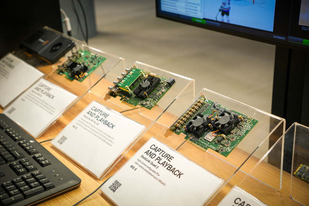 Blackmagic Design zeigte auf der ISE einen breiten Querschnitt seines 2110-Portfolios – von Konvertern über den Ethernet Switch 360P bis zu DeckLink-Karten.