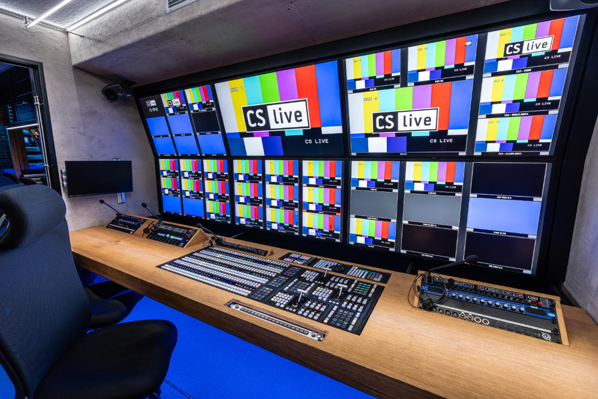 Im Inneren des CS live Ü-Wagen
