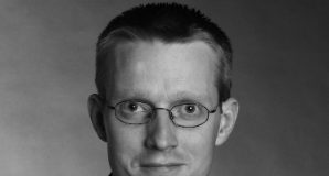 creative tools vermarktet Mistika creative tools wurde 1998 von Geschäftsführer Jens Herold als Vertriebsunternehmen und Lösungsanbieter für Produktions- und Postproduktions-Equipment gegründet und ist in der Entertainment Industrie bekannt für sein großes Know how in Sachen 2D- und 3D-Workflows. Das Unternehmen bietet auch Training und Projektplanung in den Bereichen Editing, Visual Effects und DI Grading-Lösungen für Film und Fernsehen sowie Support-Services für zahlreiche Postproduktions-Installationen in ganz Europa an. SGO wählte creative tools nach eigenen Angaben auch wegen seines bekannt guten Kundendienstes und seiner guten Industriekontakte als Vertriebspartner aus. creative tools ist ferner „certified partner“ der meisten Technologie-Partner von SGO. Dazu zählen unter anderem Hewlett Packard, Quantum, Dot Hill, Nvidia und Tangent Devices. “Wir sind davon begeistert, dass wir jetzt mit SGO Mistika unserer Produktportfolio für den 2D/3D-High-end-Markt weiter ausbauen können. Mistika verfügt gerade in unserer Vertriebsregion über eine ausgezeichnete Reputation – nicht nur als brilliantes Stereo-3D-Tool sondern auch als komplette Lösung für Finishing und DI, einschließlich Color Grading, Compositing in einem echten 3D-Raum, Multilayer Editing und Effekte in Echtzeit von SD bis 5K und darüber hinaus”, erklärte Jens Herold. (10/12)