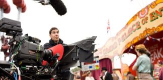 Philips präsentiert Parallel Lines-Kampagne in 3D Philips präsentiert Parallel Lines-Kampagne in 3D