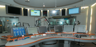 Neue DHD 52/MX On-Air-Konsole Neue DHD 52/MX On-Air-Konsole