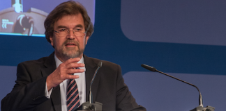 Zuwächse bei Breitbandinternet und Pay-TV Zuwächse bei Breitbandinternet und Pay-TV