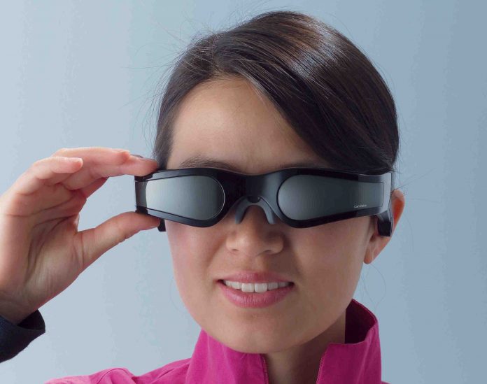 Carl Zeiss präsentiert futuristische Videobrille