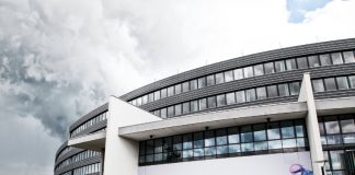 Netflix und Sky erweitern ihre Partnerschaft Netflix und Sky erweitern ihre Partnerschaft