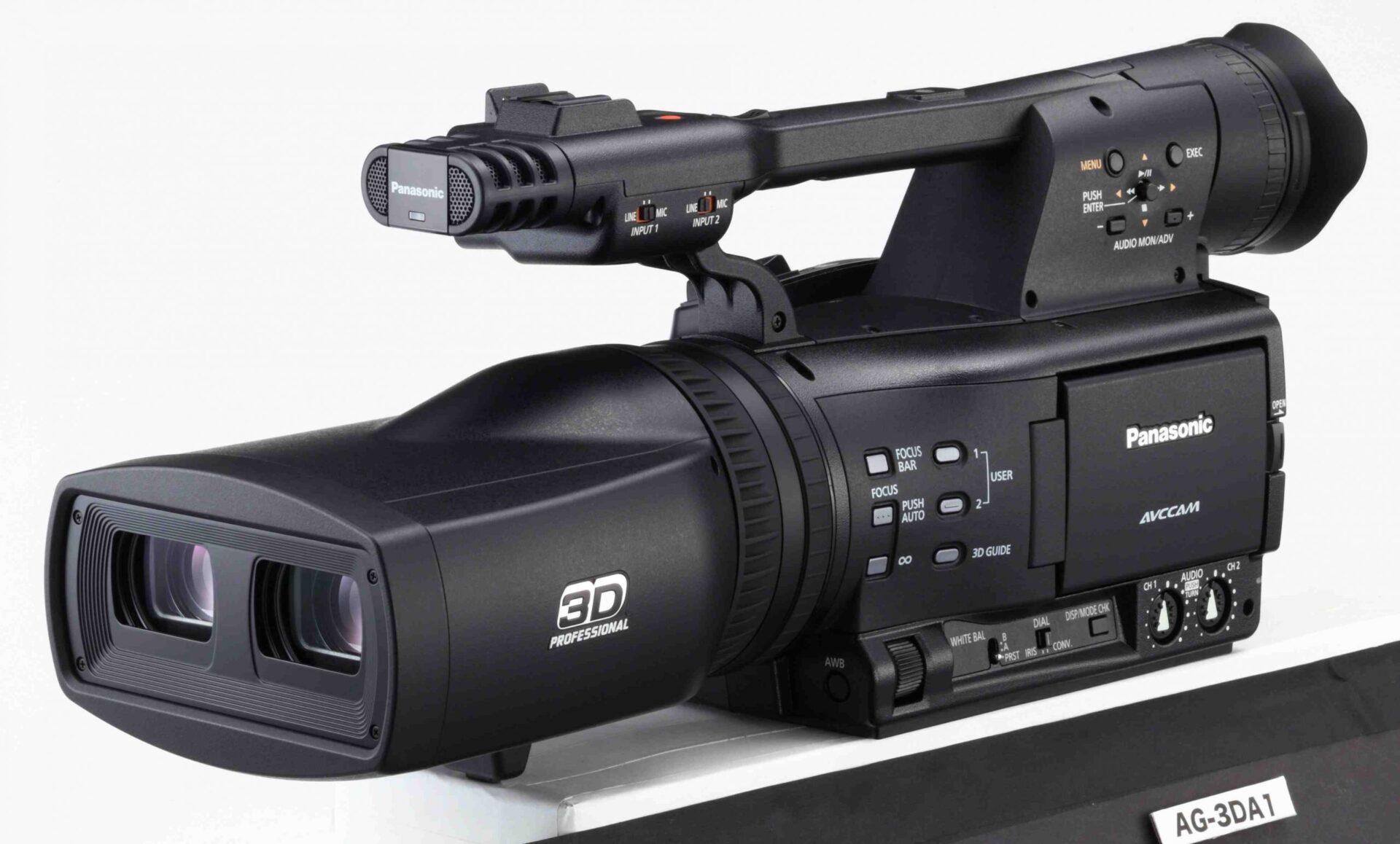 Doppellinsen-HD-3D-Camcorder AG-3DA1