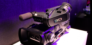 Sony zeigt kompakten 3D-Schulter-Camcorder Sony zeigt kompakten 3D-Schulter-Camcorder