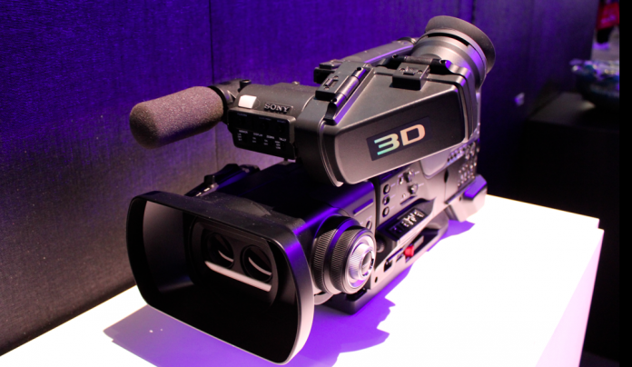 Sony zeigt kompakten 3D-Schulter-Camcorder