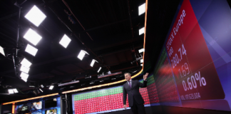 Neues CNBC-Studio mit Lightpanels-Licht Neues CNBC-Studio mit Lightpanels-Licht