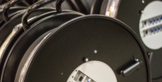 Sachsenkabel präsentiert Kabel und Stecker Sachsenkabel präsentiert Kabel und Stecker