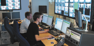 Für die im Juni 2007 von ProSiebenSat.1 übernommene SBS Broadcasting Group hat das Systemhaus Wellen + Nöthen in London ein neues Playout Center fertig gestellt. Das Playout Center ist ein Baustein im Plan der Mehrheitseigner Permira und KKR, einen paneuropäischen TV-Konzern zu schaffen und gegenüber RTL aufzuschließen. Für die im Juni 2007 von ProSiebenSat.1 übernommene SBS Broadcasting Group hat das Systemhaus Wellen + Nöthen in London ein neues Playout Center fertig gestellt. Das Playout Center ist ein Baustein im Plan der Mehrheitseigner Permira und KKR, einen paneuropäischen TV-Konzern zu schaffen und gegenüber RTL aufzuschließen.