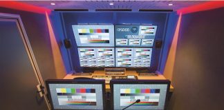 Bildquadrat erweitert Ü-Anhänger-Konzept Bildquadrat erweitert Ü-Anhänger-Konzept