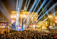 Berliner Silvesterfeier mit ausgefeiltem Licht-Konzept Berliner Silvesterfeier mit ausgefeiltem Licht-Konzept