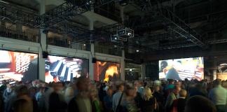 Simultankonzert mit acht Kirchenorgeln Simultankonzert mit acht Kirchenorgeln