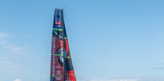 Echtzeitdaten vom Rennboot in die Zentrale ©Emirates Team New Zealand