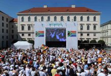 Fußball-WM mit Electro-Voice Soundsystemen Fußball-WM mit Electro-Voice Soundsystemen