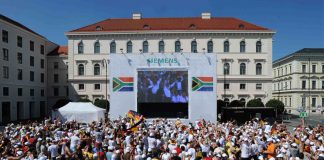 Fußball-WM mit Electro-Voice Soundsystemen Fußball-WM mit Electro-Voice Soundsystemen