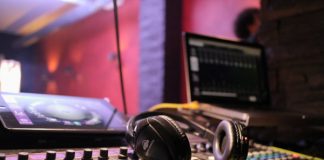 3D KLANG:fabrik Sound bei Kopfhörer-Konzert 3D KLANG:fabrik Sound bei Kopfhörer-Konzert