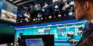 ARRI LightNet steuert Lichtnetzwerke in Broadcaststudios ARRI LightNet steuert Lichtnetzwerke in Broadcaststudios