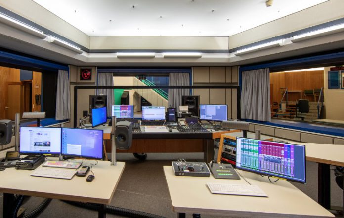 SWR Stuttgart erneuert Technik in Hörspielstudio 5