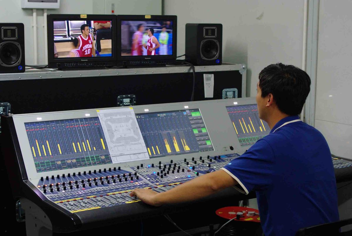 Audio-Kabine bei Basketball-Übertragung