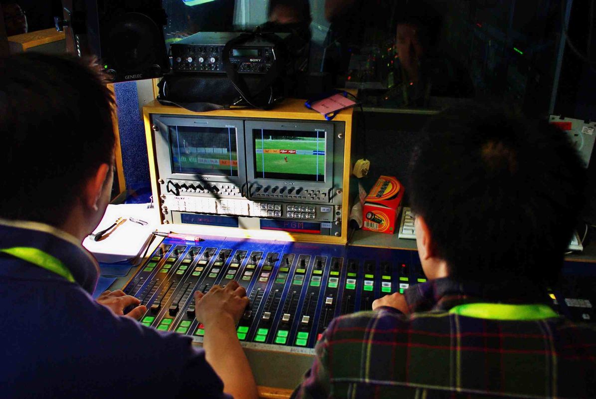 Tianjin TV-Ü-Wagen im Basketball-Einsatz