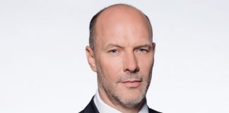 Constantin verlängert Vertrag mit Schröder Constantin verlängert Vertrag mit Schröder