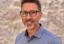 Hoff übergibt CEO-Posten von EMG Germany an Steinbusch Stefan Hoff übergibt CEO-Posten von EMG Germany an René Steinbusch