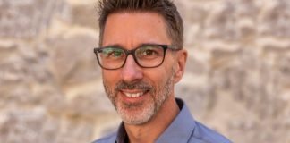 Hoff übergibt CEO-Posten von EMG Germany an Steinbusch Stefan Hoff übergibt CEO-Posten von EMG Germany an René Steinbusch