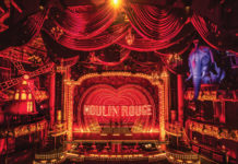 Chroma-Q Color Force II leuchtet Moulin Rouge Musical aus Chroma-Q Color Force II leuchtet Moulin Rouge Musical aus