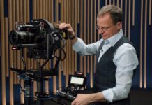 ARRI präsentiert neues Tally System und Camera Control Panel CCP Live Curt Schaller, Product Manager Camera Stabilizer Systems bei ARRI, testet CCP-1