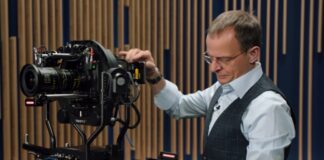 ARRI präsentiert neues Tally System und Camera Control Panel CCP Live Curt Schaller, Product Manager Camera Stabilizer Systems bei ARRI, testet CCP-1