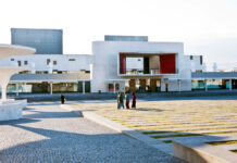 Moderne Glasfaserkomponenten für das Staatstheater Darmstadt Staatstheater Darmstadt