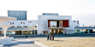 Moderne Glasfaserkomponenten für das Staatstheater Darmstadt Staatstheater Darmstadt