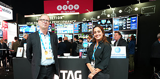 Volle Kontrolle im Sendebetrieb Massimo Dolce (li.) zusammen mit Danna Mann