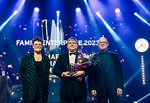 Genelec ist „Familienunternehmen des Jahres“ Genelec-Eigner Maria, Mikko und Juho Martikainen bei den "EY Entrepreneur Of The Year awards" in Helsinki (v.l.n.r.) © Aki Rask