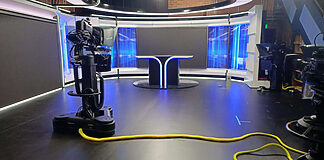 ABC setzt für kreative Kamerafahrten auf Telemetrics Telemetrics Rover im Canberra Studio von ABC