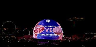 Super Bowl-Leuchtfeuer in Las Vegas Die LED-Kugel Sphere, die neueste Attraktion von Las Vegas, ist aktuell im Super Bowl-Modus ©Sphere