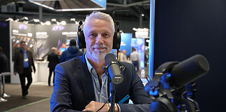 Martin Olff wechselt von Lawo zu EVS Martin Olff im Podcast-Studio von mebulive auf den Hamburg Open