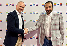 Alkass setzt auf EVS LiveCeption Signature EVS-CEO Serge Van Herck und Alkass General Manager Issa bin Abdullah Al Hitmi am EVS-Stand auf der NAB 2024