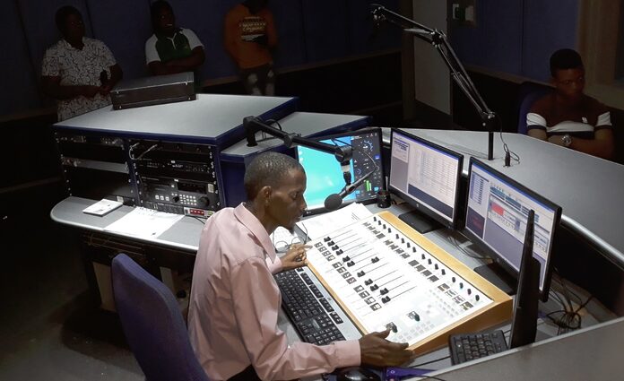 Studio 4a der Namibian Broadcasting Corporation (NBC) mit Lawos diamond Audio-Mischpult