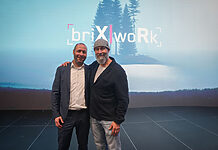 Hardy Steinweg wechselt von Plazamedia zu Eurovision Services Hardy Steinweg (re.) mit Jens Friedrichs, CEO von Plazamedia bei der Eröffnung des Virtual Production Studio brixwork