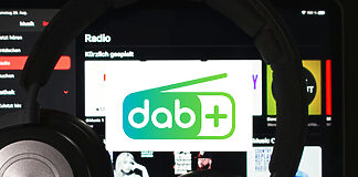 Schleswig-Holstein wechselt bis 2031 von UKW auf DAB+ Schleswig-Holstein stellt bis 2031 auf DAB+ um