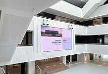 MCI stattet neues OTTO-Headquarter mit Medientechnik aus OTTO-Foyer mit einer großen INFiLED LED-Wall