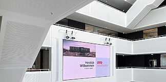 MCI stattet neues OTTO-Headquarter mit Medientechnik aus OTTO-Foyer mit einer großen INFiLED LED-Wall