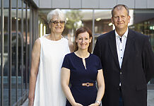 Media Broadcast startet Pilotprojekt 5G Broadcast in Halle (Saale) v.l.n.r.: Verena Schneider (Justitiarin der Medienanstalt Sachsen-Anhalt), Francie Petrick (Geschäftsführerin Media Broadcast) und Martin Heine (Direktor der Medienanstalt Sachsen-Anhalt)