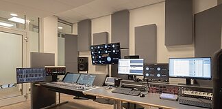 Studio Berlin ersetzt Ü6 durch Festregie in Hamburg Studio Berlin hat seinen Ü6 in Hamburg durch eine Festregie mit RAVENNA-vernetzter Lawo-AoIP-Technologie ersetzt. ©Lawo