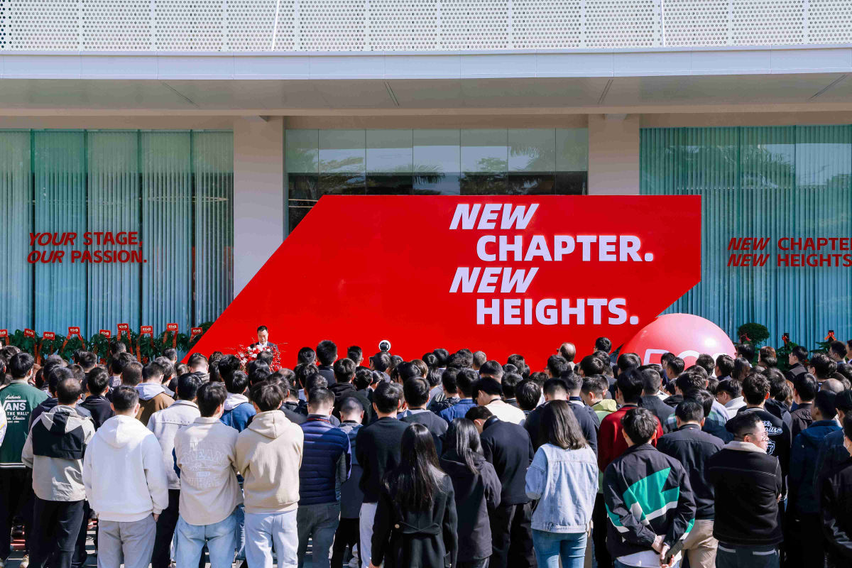 Offizielle Eröffnung des neuen ROE Visual Hauptsitzes in Pingshan. 