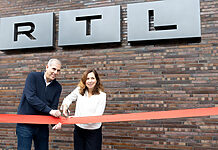 RTL bezieht neue Räumlichkeiten in der Hamburger HafenCity Mit dem Abschluss des Umzugs von RTL Deutschland vom Baumwall in die HafenCity in Hamburg endet eine intensive Phase des Umbaus und der Vorbereitung. Stephan Schmitter und Ingrid Heisserer waren bei der Eröffnung vor Ort.
