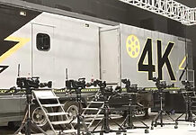 AFLAM Productions setzt auf Ikegami UHK-X700 Kameras Außenansicht des neuen 12G-SDI 4K-Ü-Wagens der Production Crew